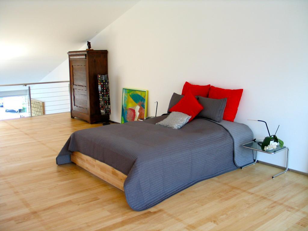 Artist'S Loft Zur Maloya Apartment Ormalingen Стая снимка